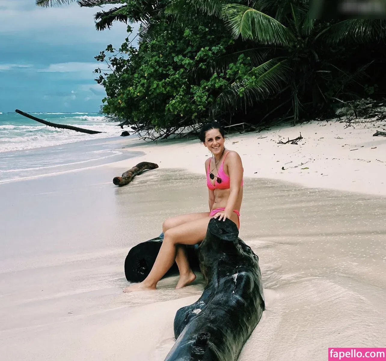 Dara Masi Onlyfans Photo Gallery 