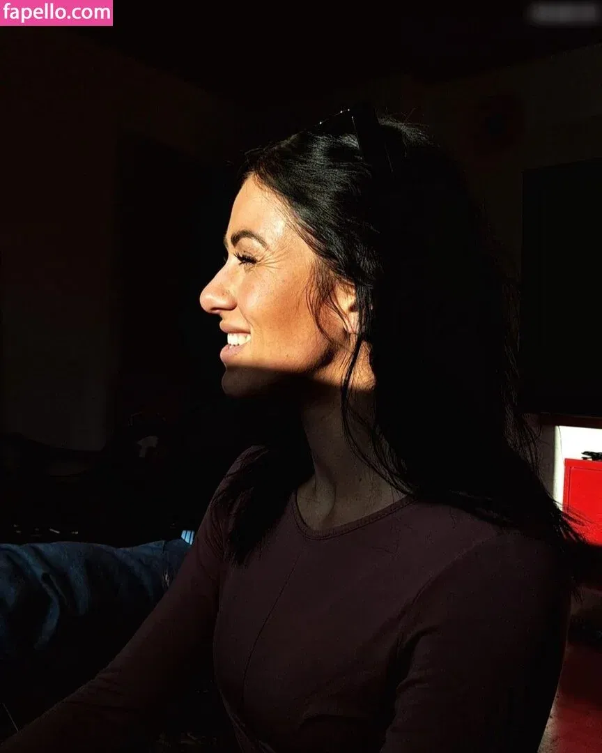 Dara Masi Onlyfans Photo Gallery 