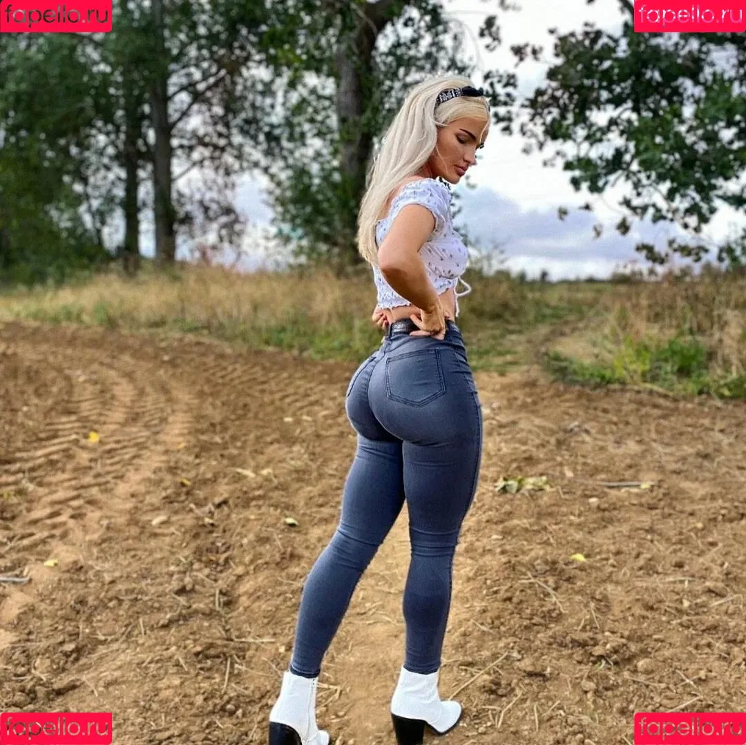 Zara Louisa Onlyfans Photo Gallery 