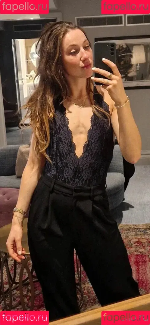 Suzanne Schulting Onlyfans Photo Gallery 