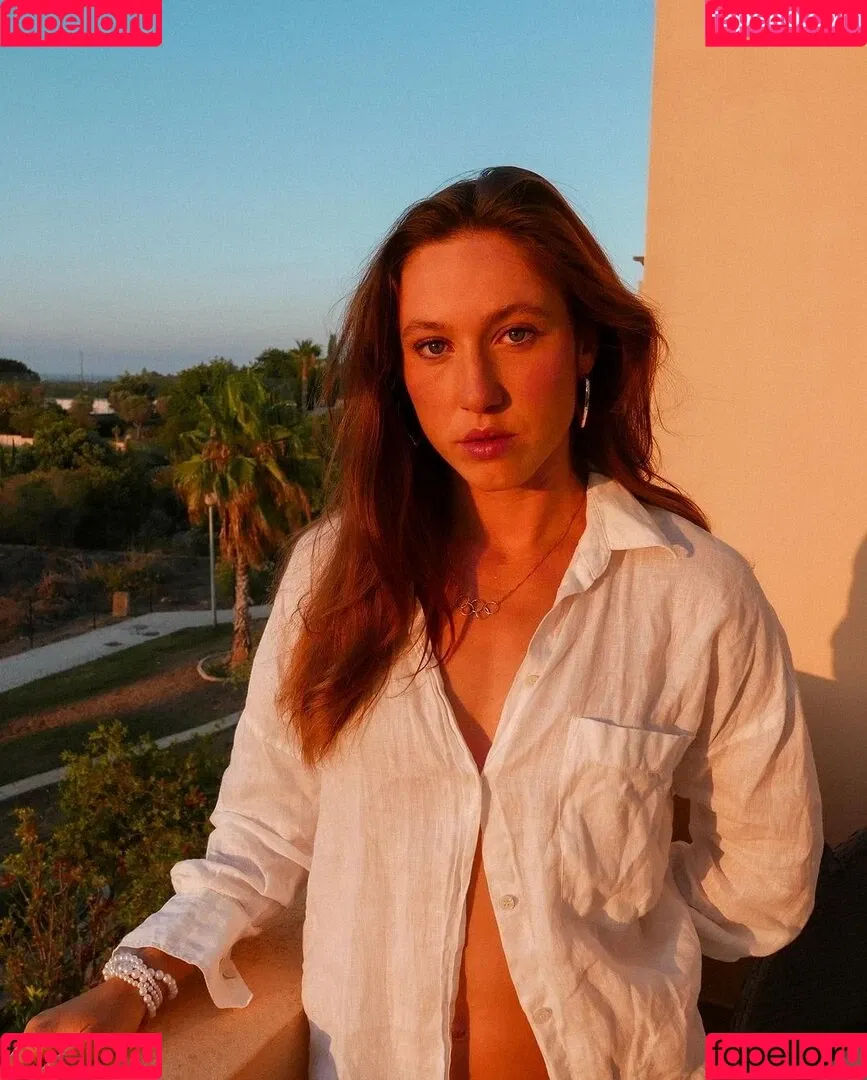 Suzanne Schulting Onlyfans Photo Gallery 