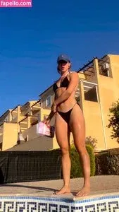 Suzanne Schulting Onlyfans Photo Gallery 