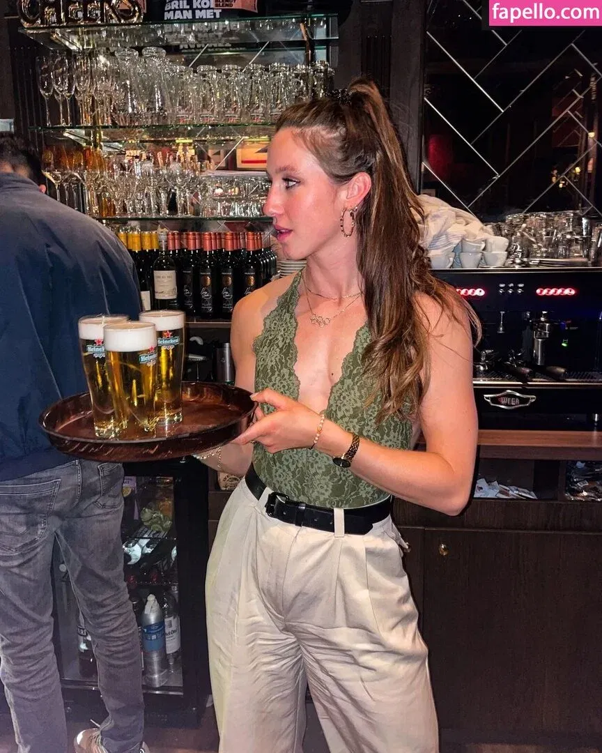 Suzanne Schulting Onlyfans Photo Gallery 