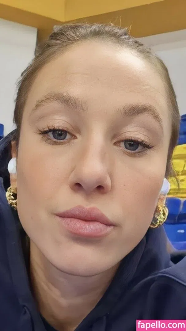 Suzanne Schulting Onlyfans Photo Gallery 