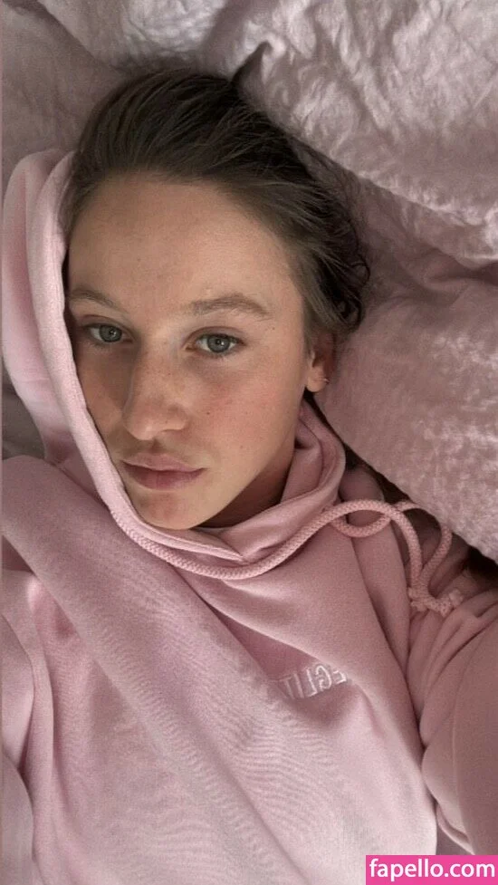 Suzanne Schulting Onlyfans Photo Gallery 