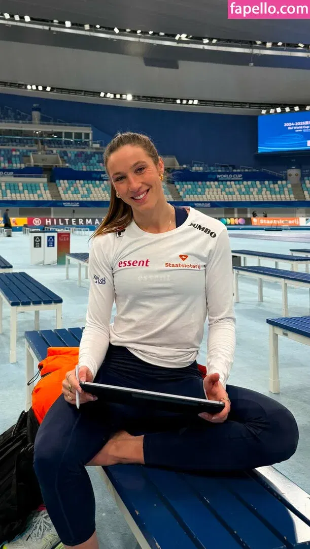 Suzanne Schulting Onlyfans Photo Gallery 