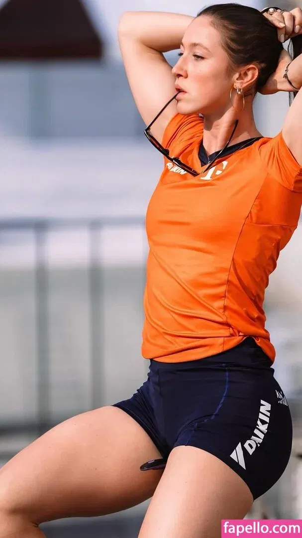 Suzanne Schulting Onlyfans Photo Gallery 