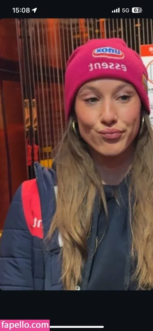 Suzanne Schulting Onlyfans Photo Gallery 