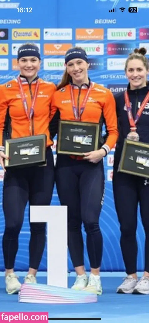 Suzanne Schulting Onlyfans Photo Gallery 