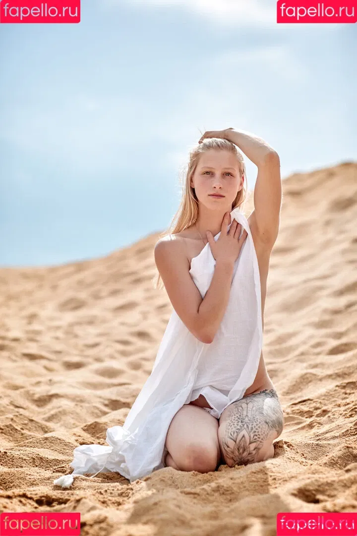 Kuhmädchen Silvana Onlyfans Photo Gallery 