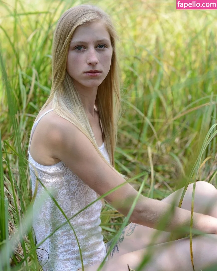 Kuhmädchen Silvana Onlyfans Photo Gallery 