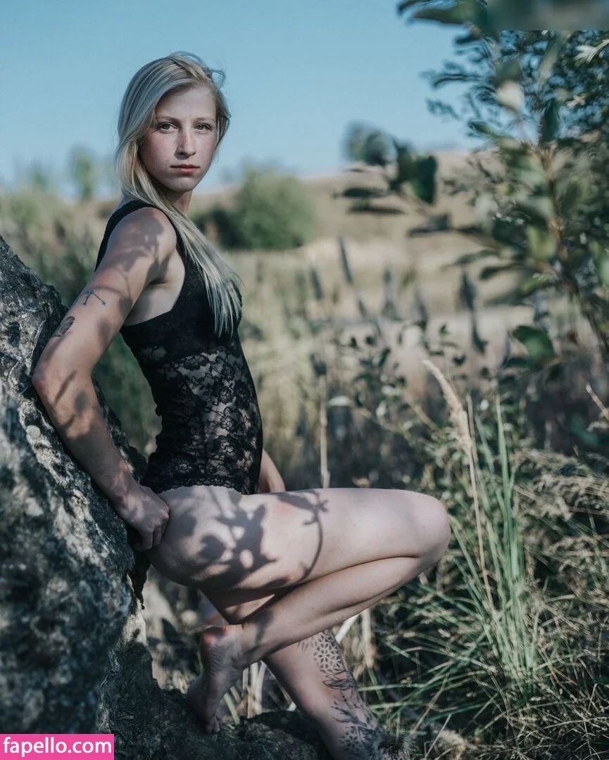 Kuhmädchen Silvana Onlyfans Photo Gallery 