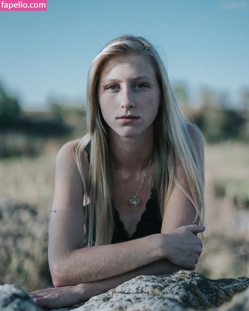 Kuhmädchen Silvana Onlyfans Photo Gallery 