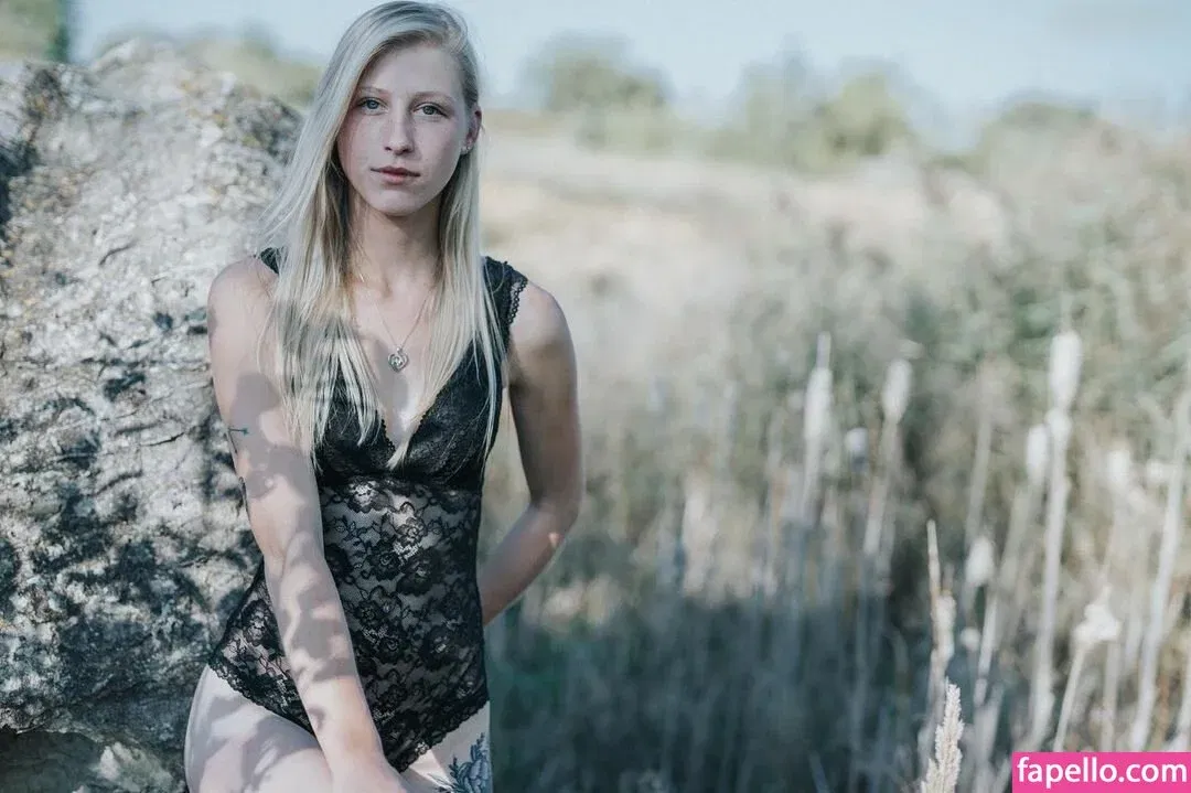 Kuhmädchen Silvana Onlyfans Photo Gallery 