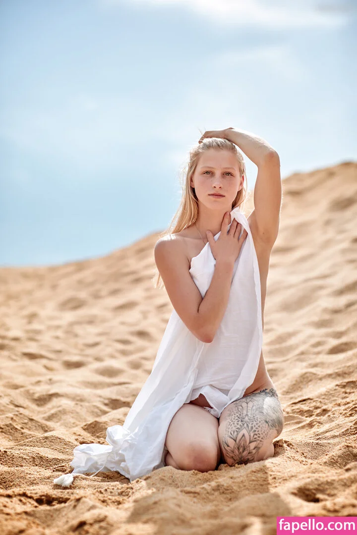 Kuhmädchen Silvana Onlyfans Photo Gallery 