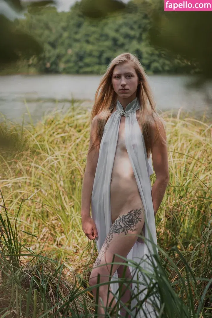 Kuhmädchen Silvana Onlyfans Photo Gallery 