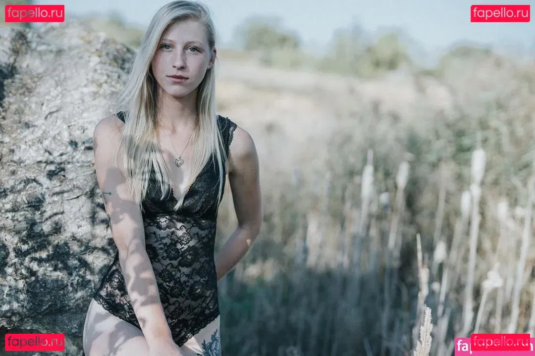 Kuhmädchen Silvana Onlyfans Photo Gallery 