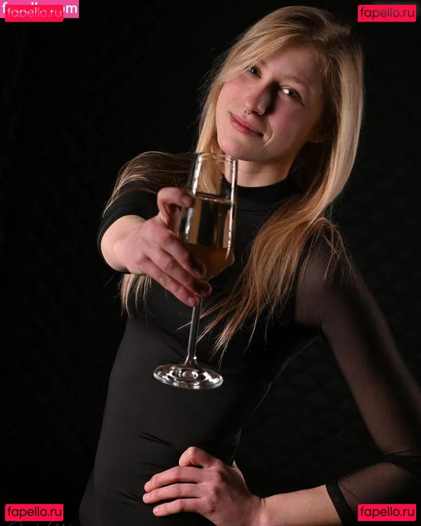 Kuhmädchen Silvana Onlyfans Photo Gallery 