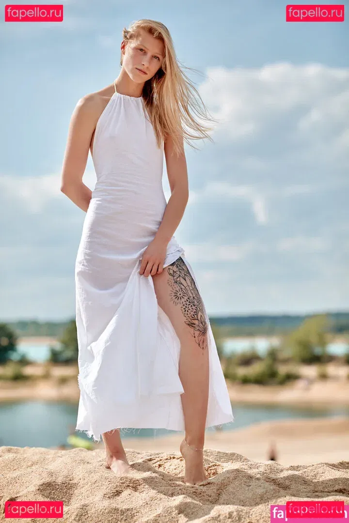 Kuhmädchen Silvana Onlyfans Photo Gallery 