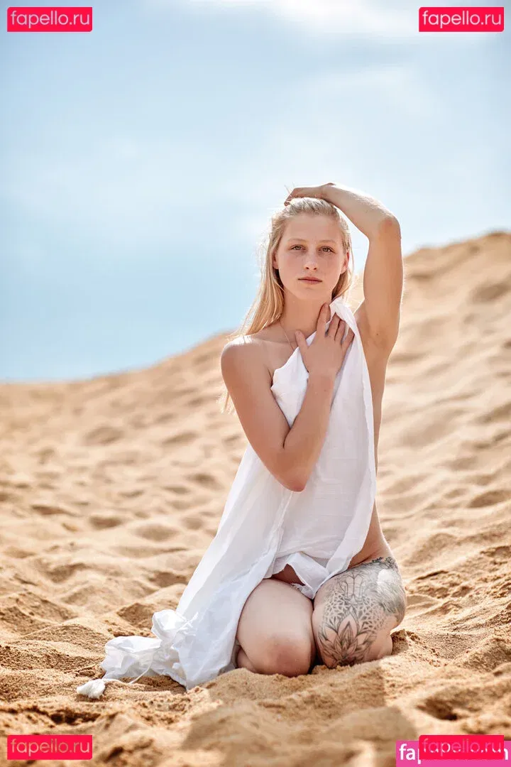 Kuhmädchen Silvana Onlyfans Photo Gallery 