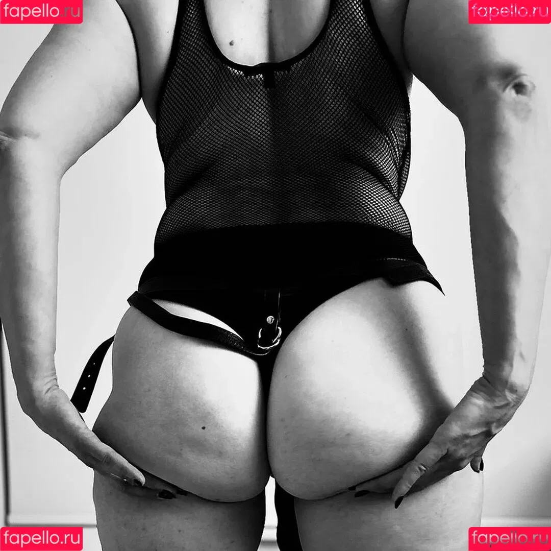 mstrssts_VIP Onlyfans Photo Gallery 
