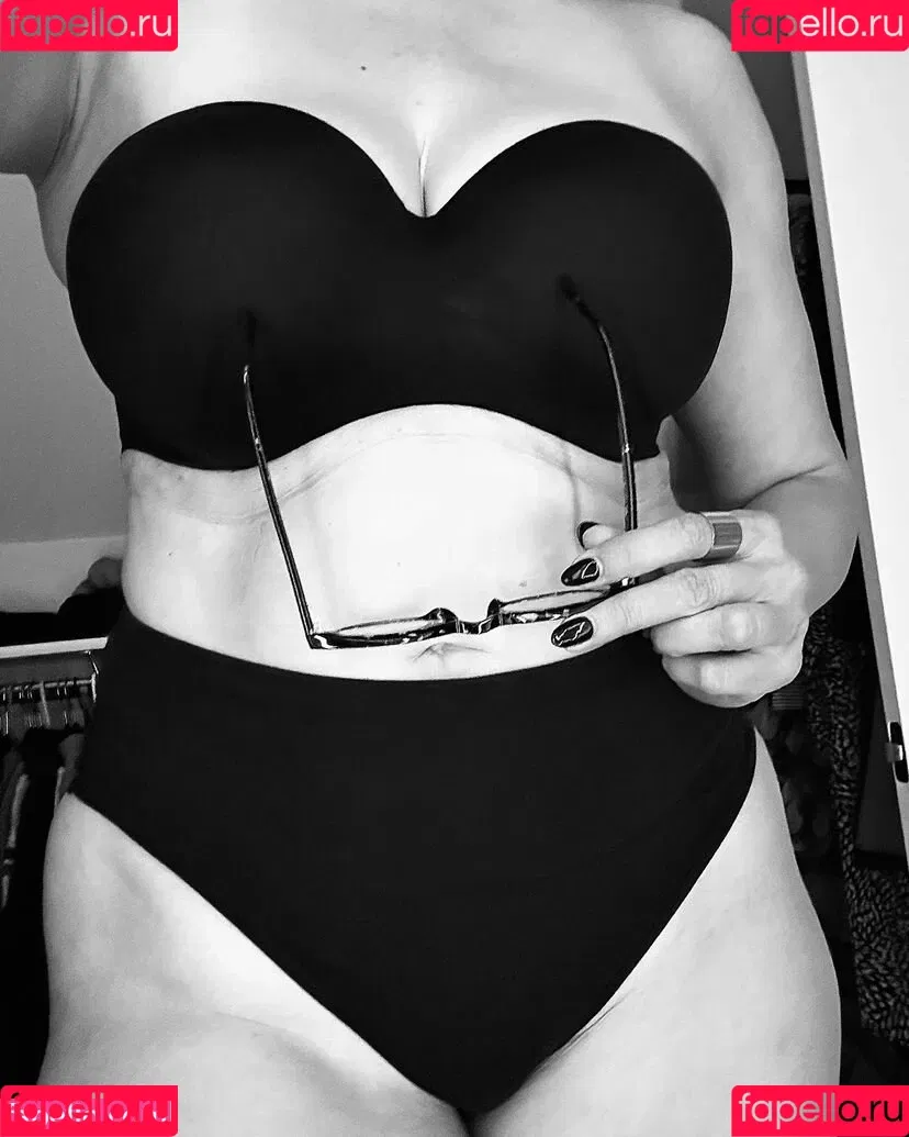mstrssts_VIP Onlyfans Photo Gallery 