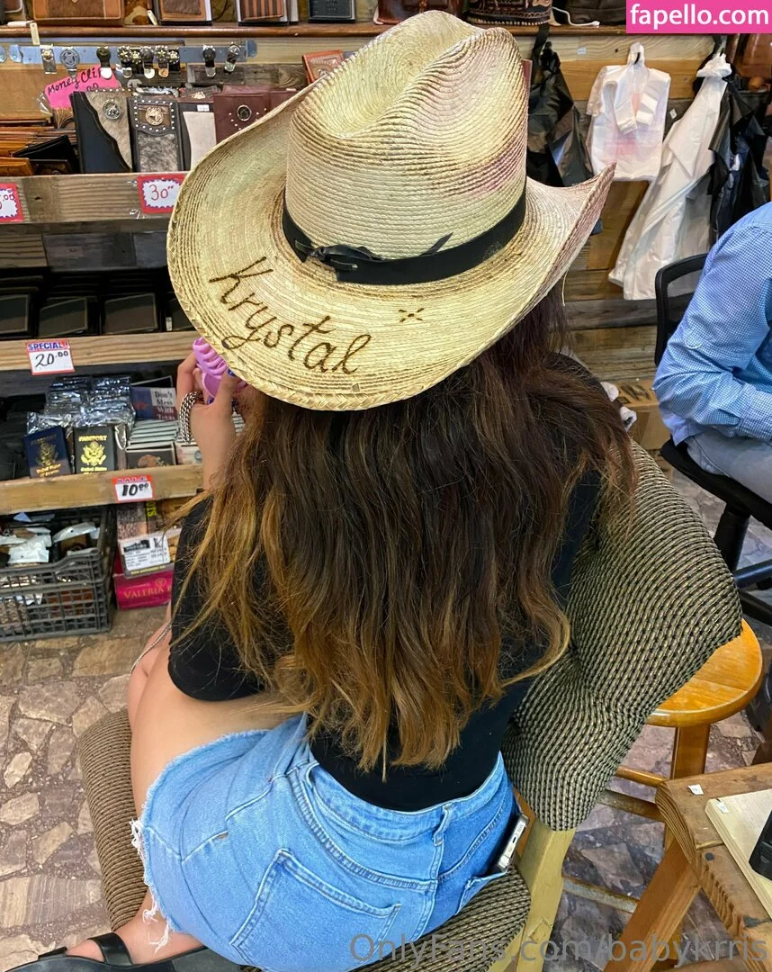 babykrris Onlyfans Photo Gallery 