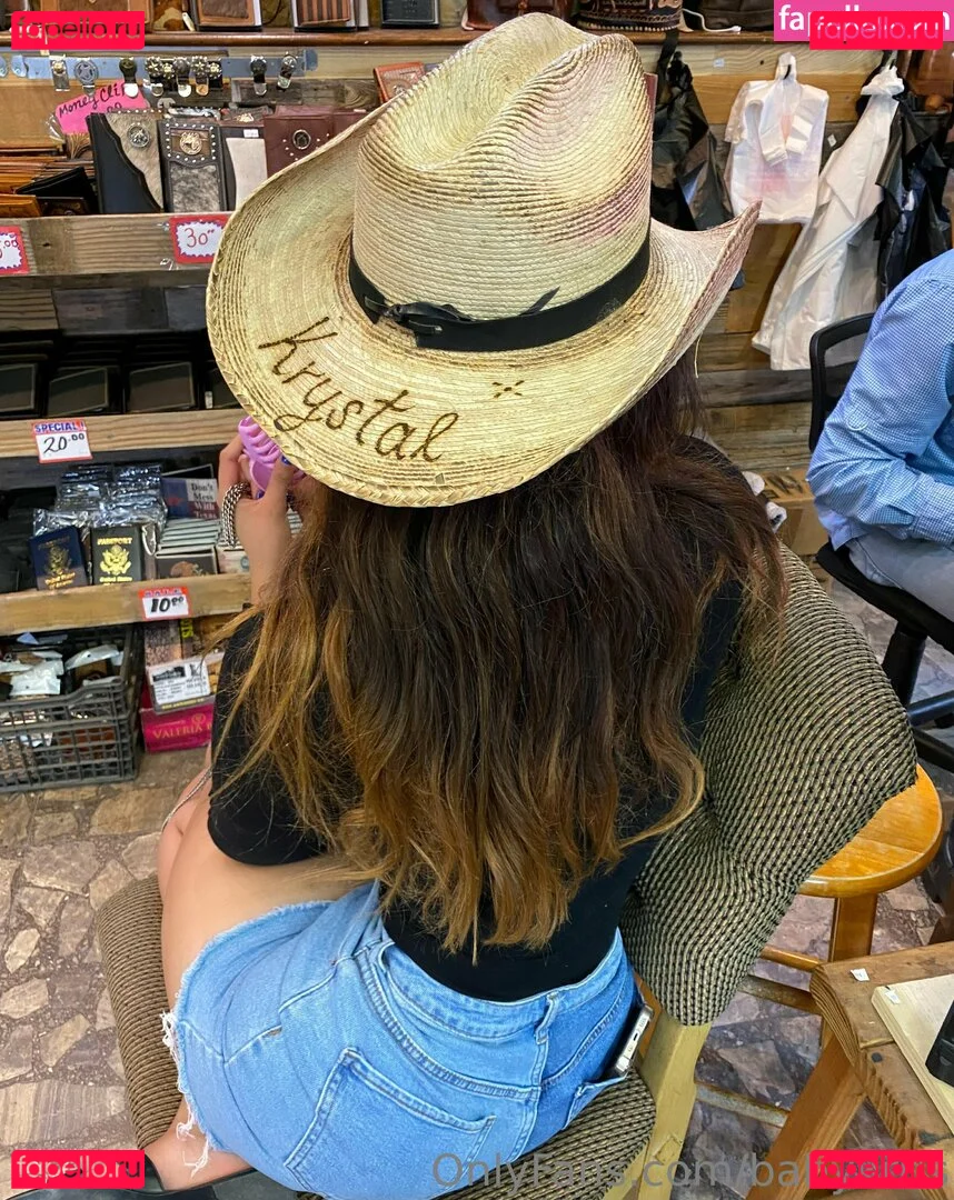 babykrris Onlyfans Photo Gallery 