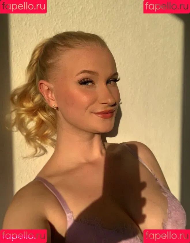 Larissa Srm Onlyfans Photo Gallery 