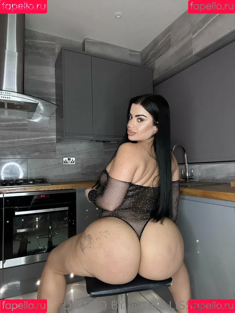 Lissa Aires Onlyfans Photo Gallery 