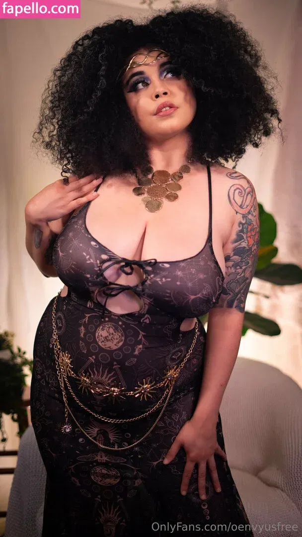 oenvyusfree Onlyfans Photo Gallery 