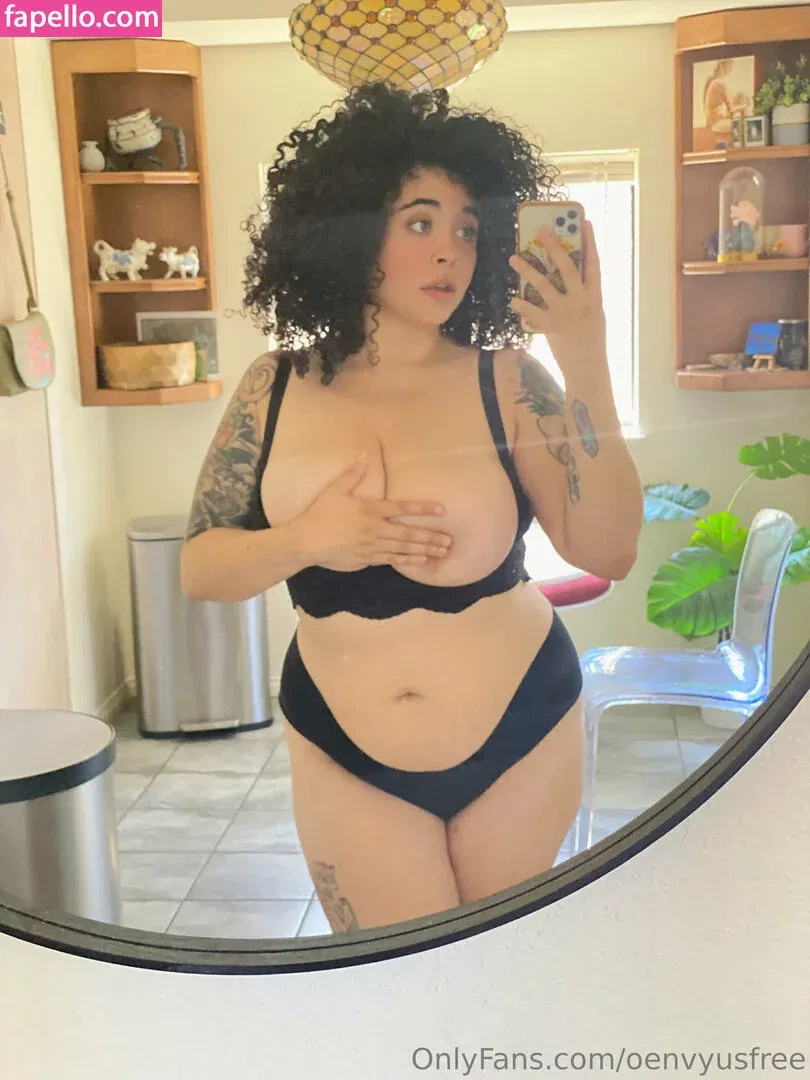 oenvyusfree Onlyfans Photo Gallery 