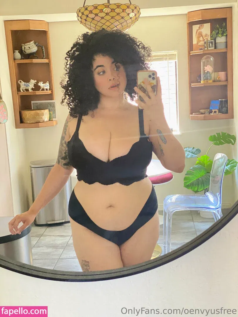 oenvyusfree Onlyfans Photo Gallery 