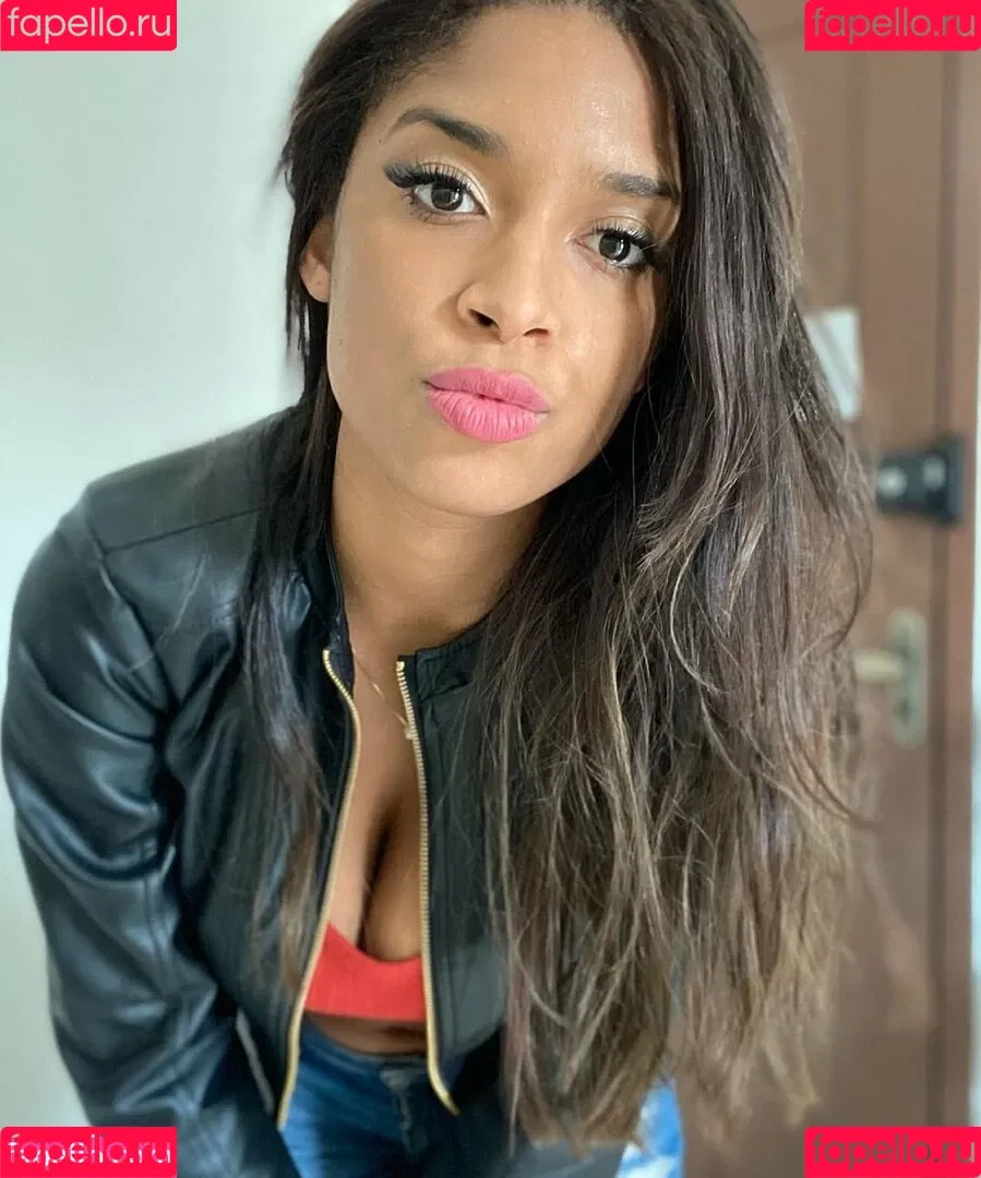 Kimberly Solomon Onlyfans Photo Gallery 