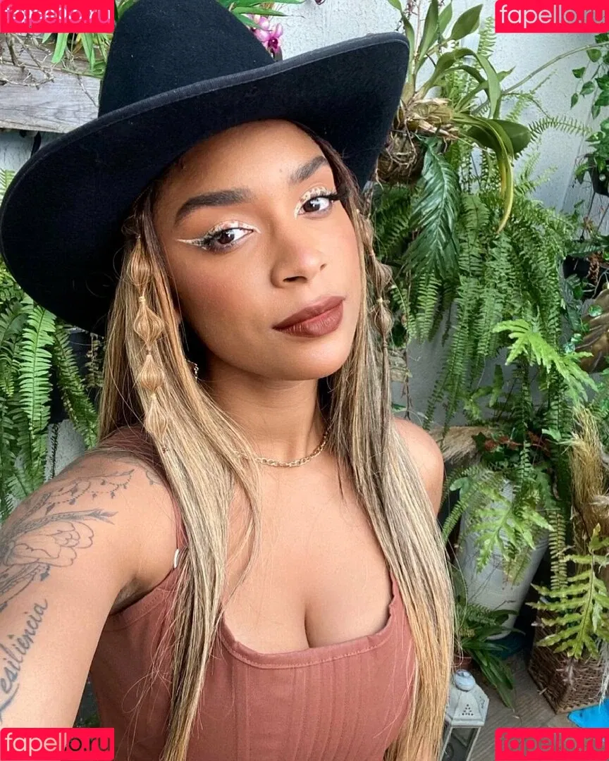 Kimberly Solomon Onlyfans Photo Gallery 