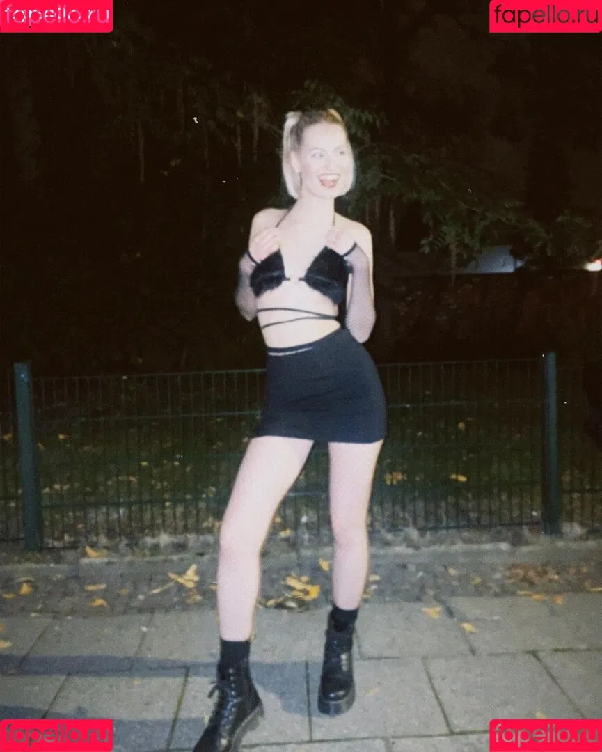 Lena Lischewski Onlyfans Photo Gallery 