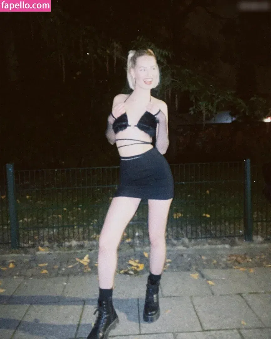 Lena Lischewski Onlyfans Photo Gallery 