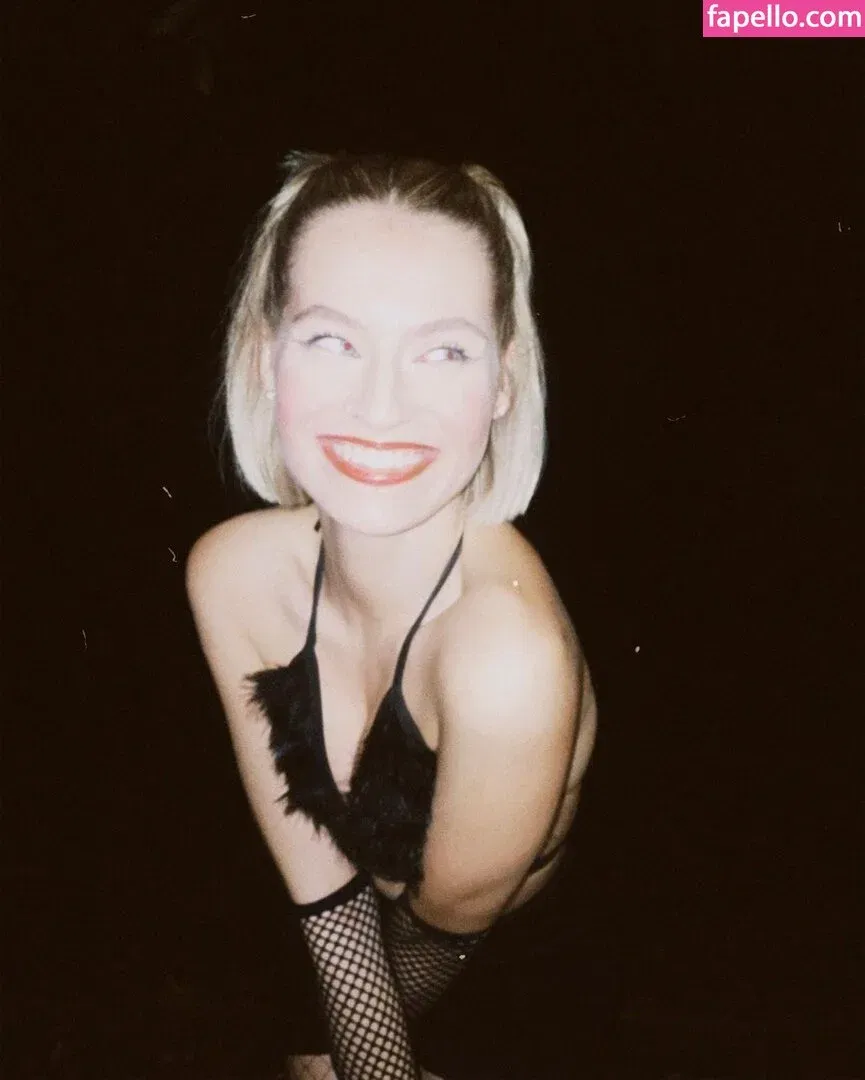 Lena Lischewski Onlyfans Photo Gallery 