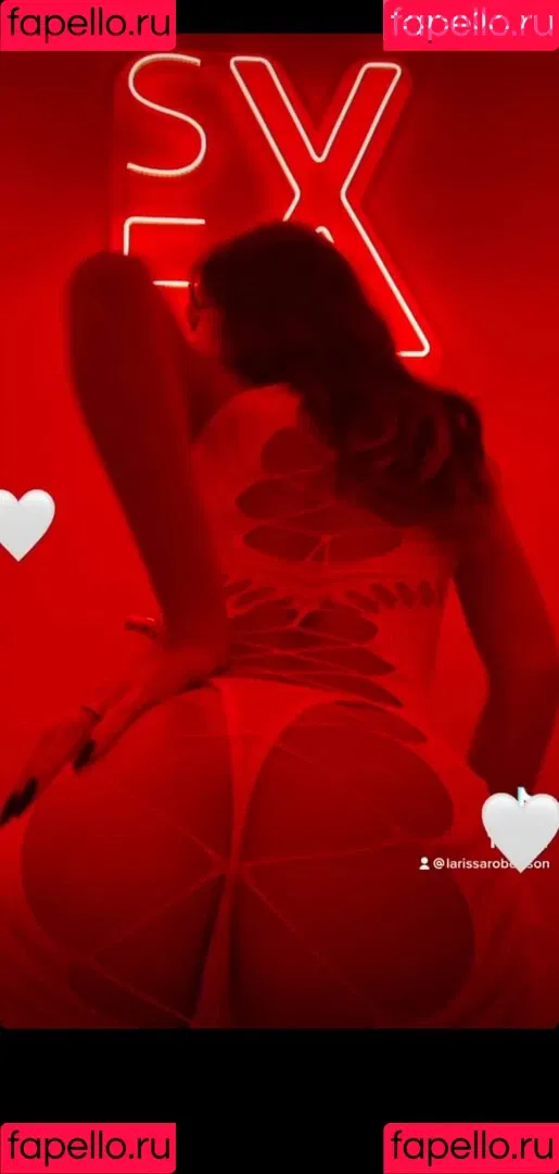Larissa Robertson Onlyfans Photo Gallery 