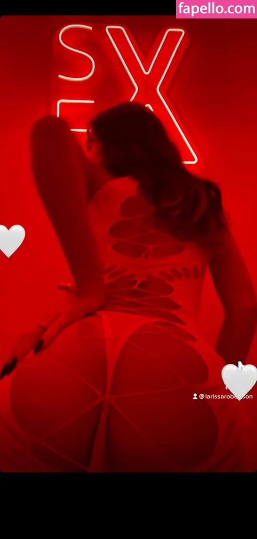 Larissa Robertson Onlyfans Photo Gallery 