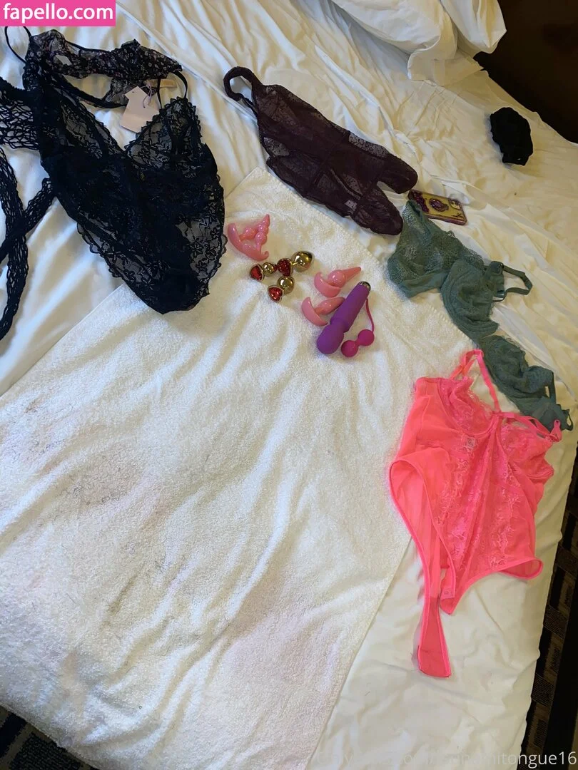 tsunamitongue16 Onlyfans Photo Gallery 