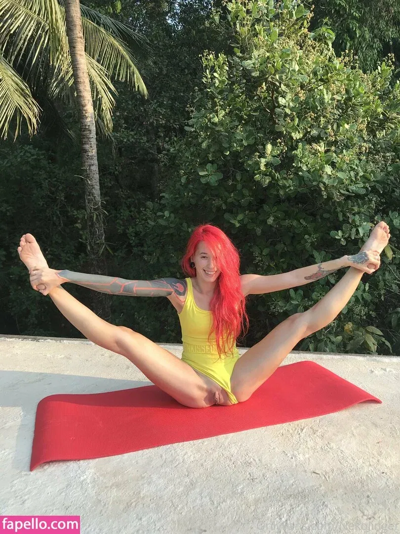 noraredmain Onlyfans Photo Gallery 