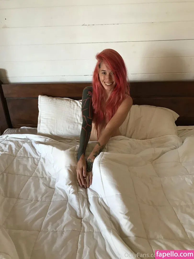 noraredmain Onlyfans Photo Gallery 