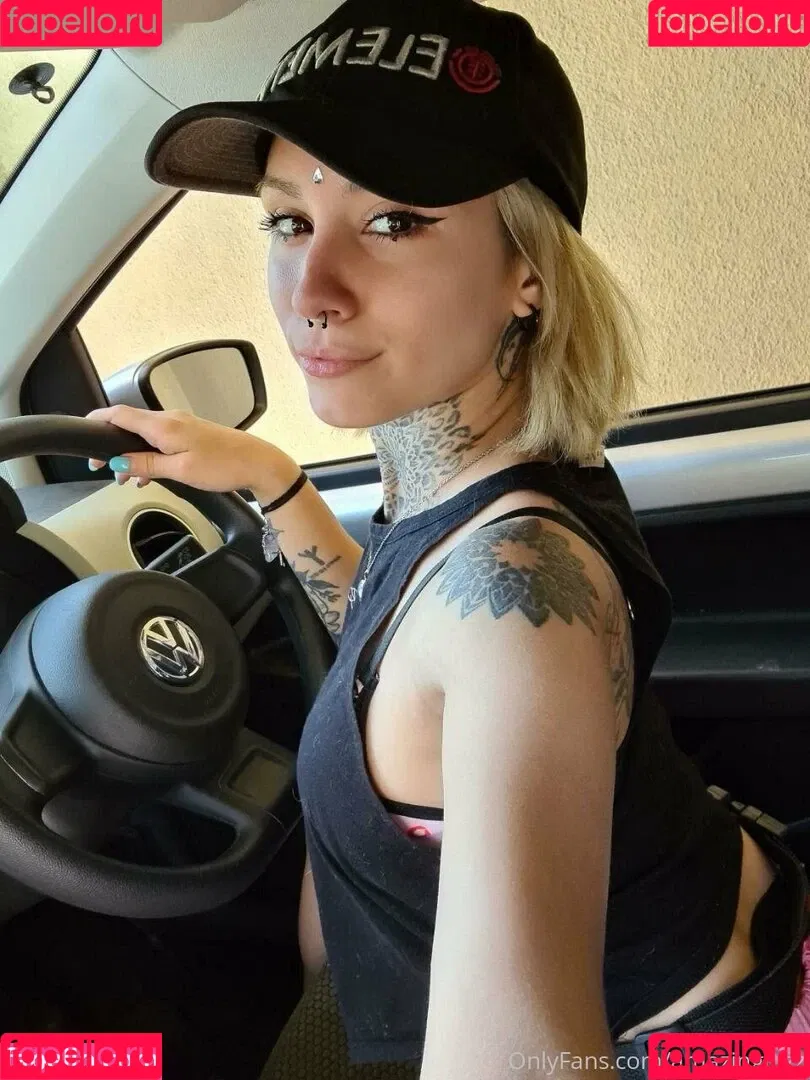 luzzchan Onlyfans Photo Gallery 