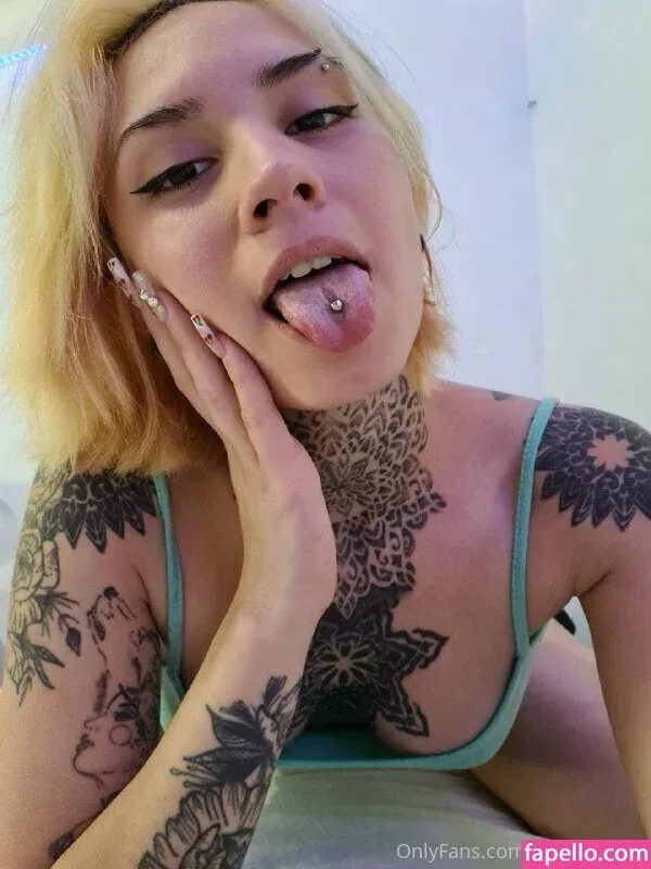 luzzchan Onlyfans Photo Gallery 