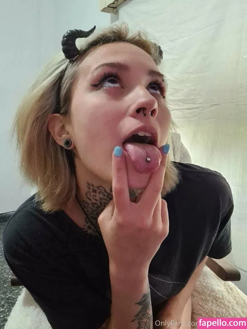 luzzchan Onlyfans Photo Gallery 