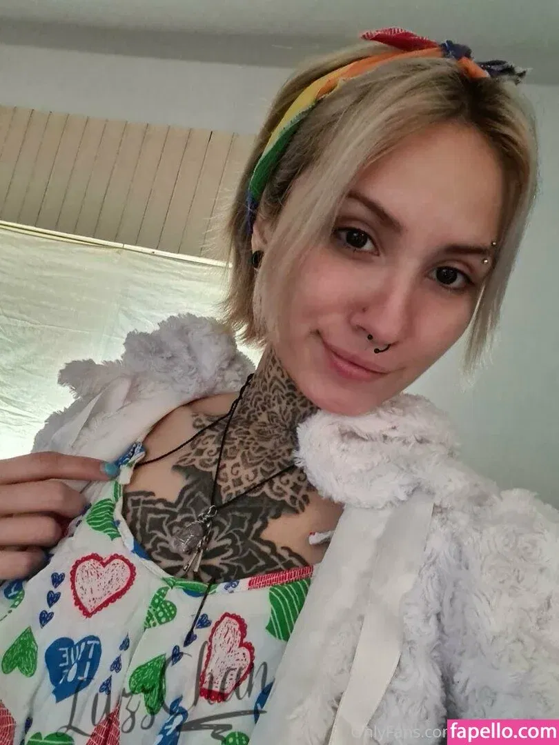 luzzchan Onlyfans Photo Gallery 