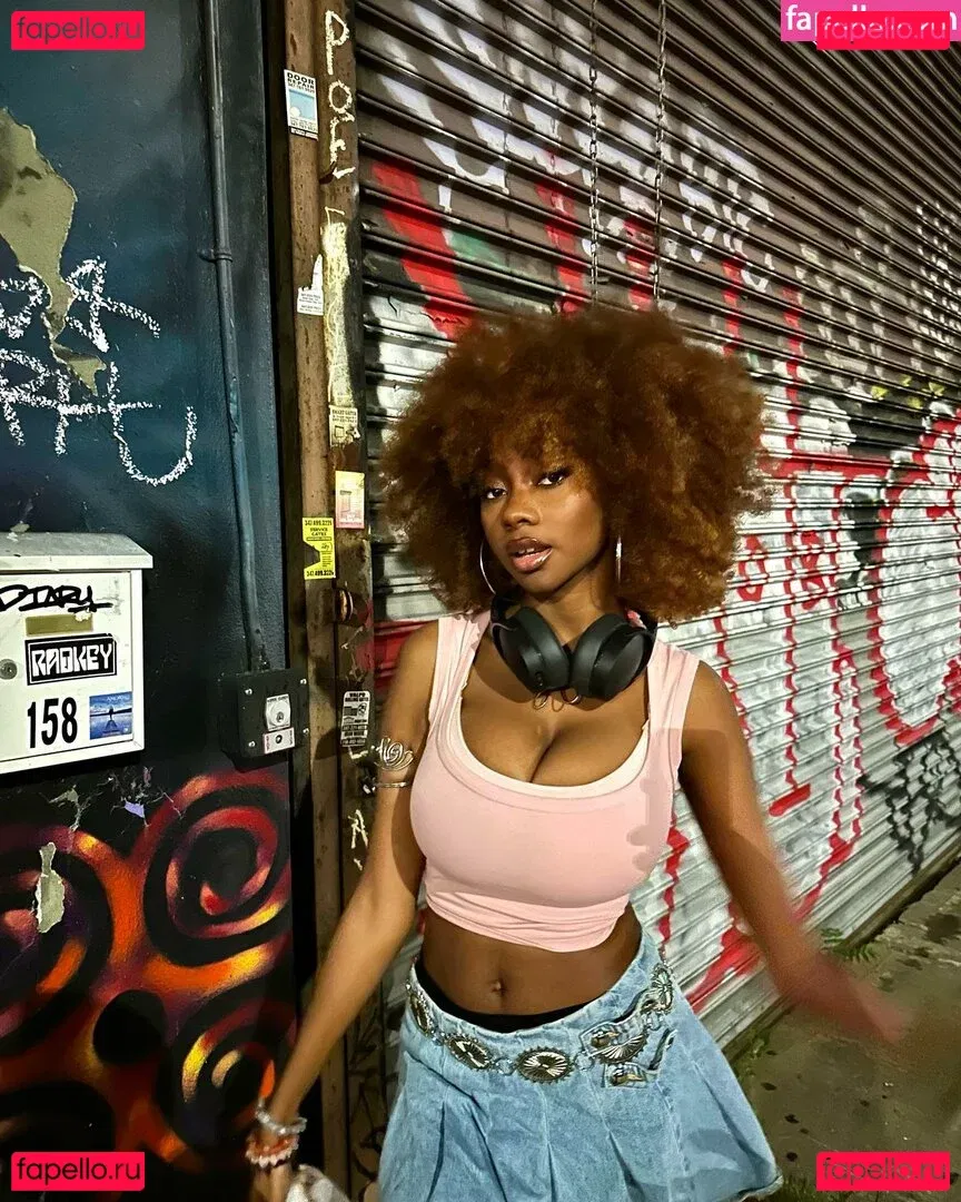 Webeecca / Onlyfans Photo Gallery 