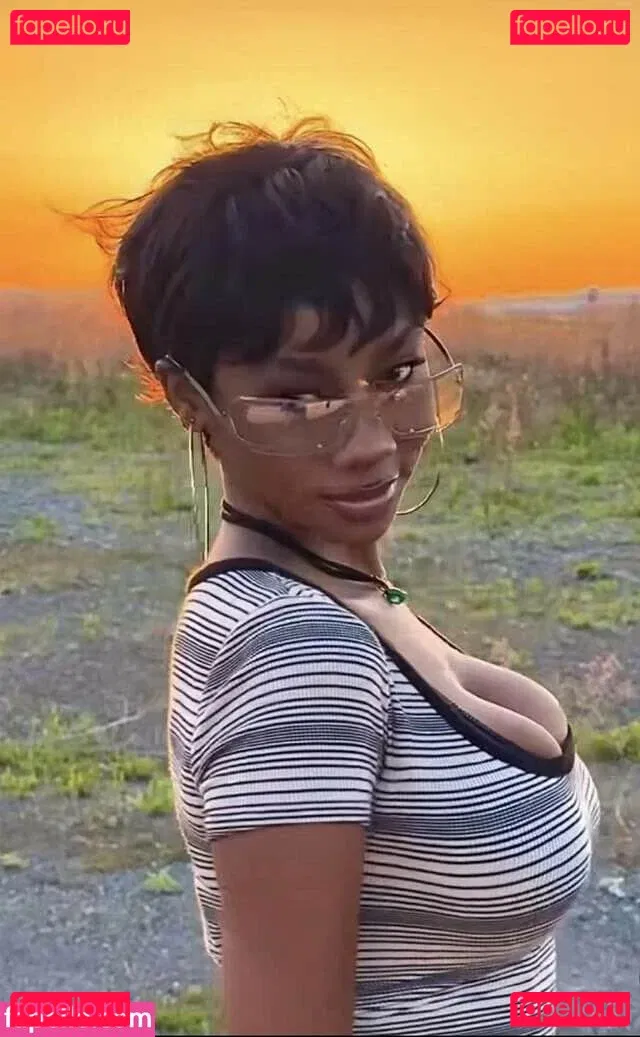 Webeecca / Onlyfans Photo Gallery 