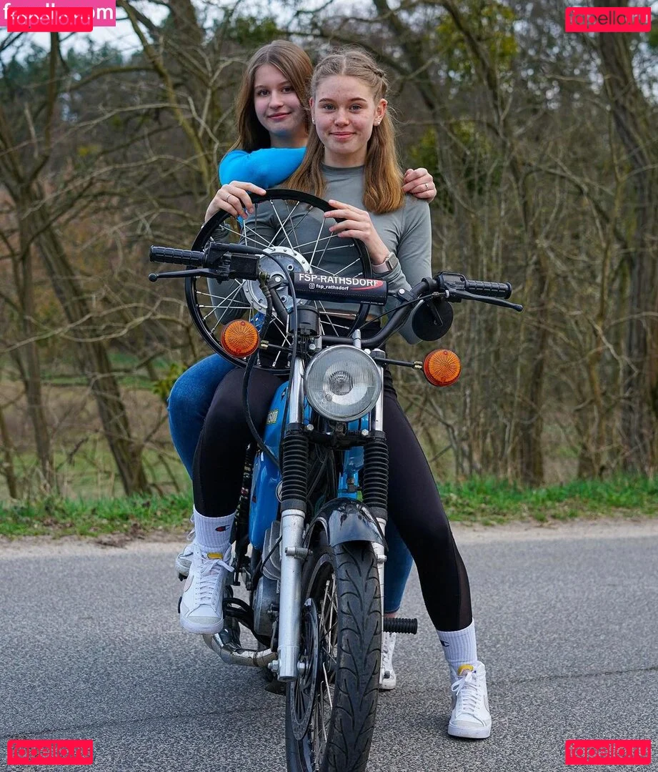 lxllx.se Onlyfans Photo Gallery 